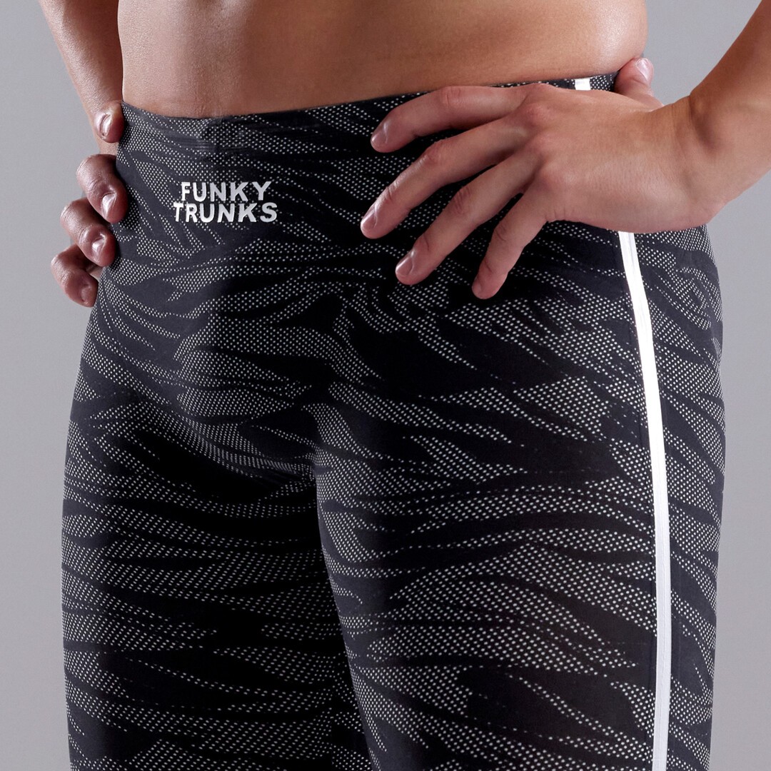 Night Run Men's Apex Predator X Jammers